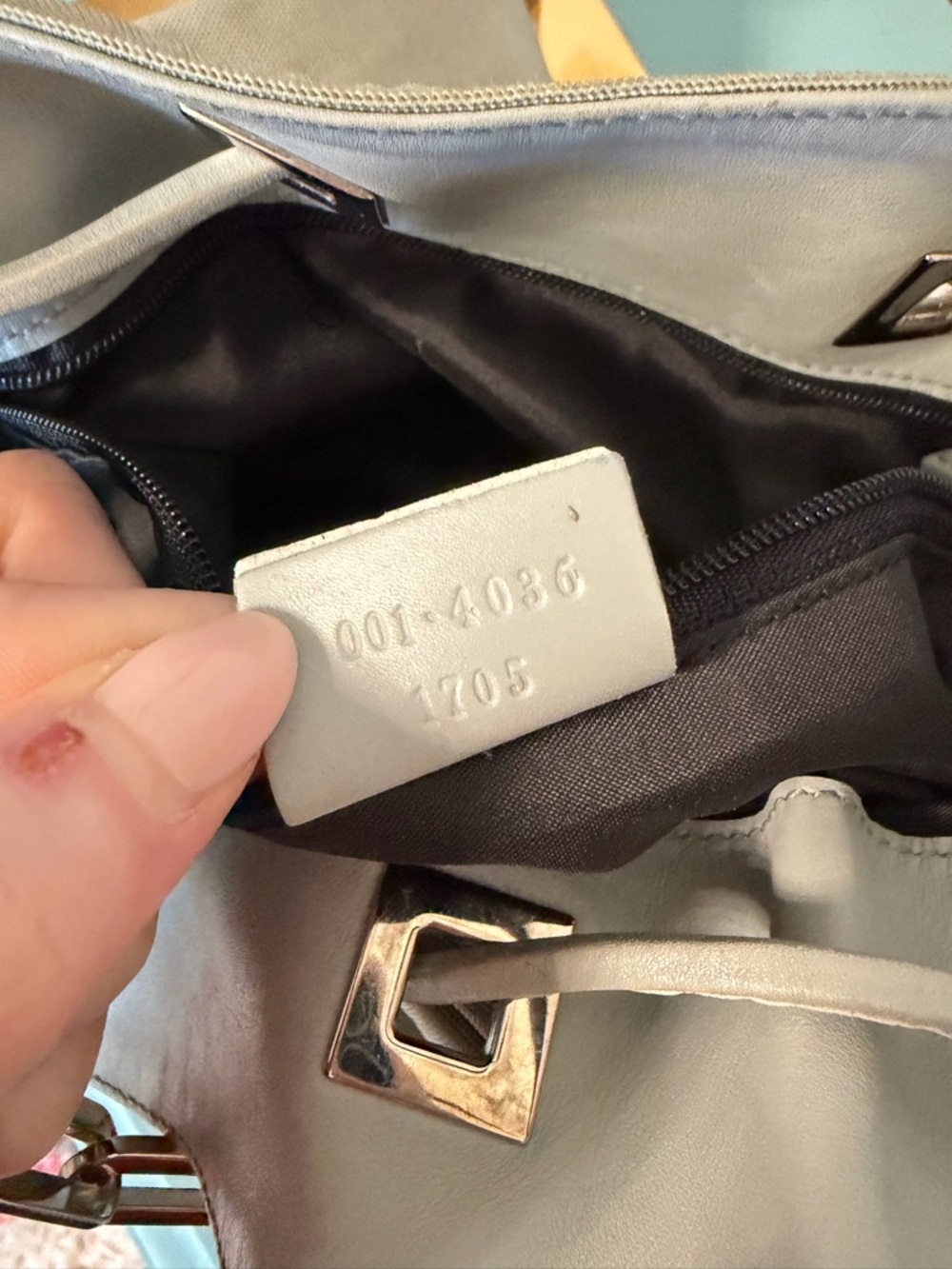 Gucci Sage Green Shoulder Bag with Chain Strap - Picture 7 of 7